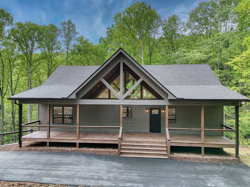 1685 Stonebrook Drive Property Photo 2