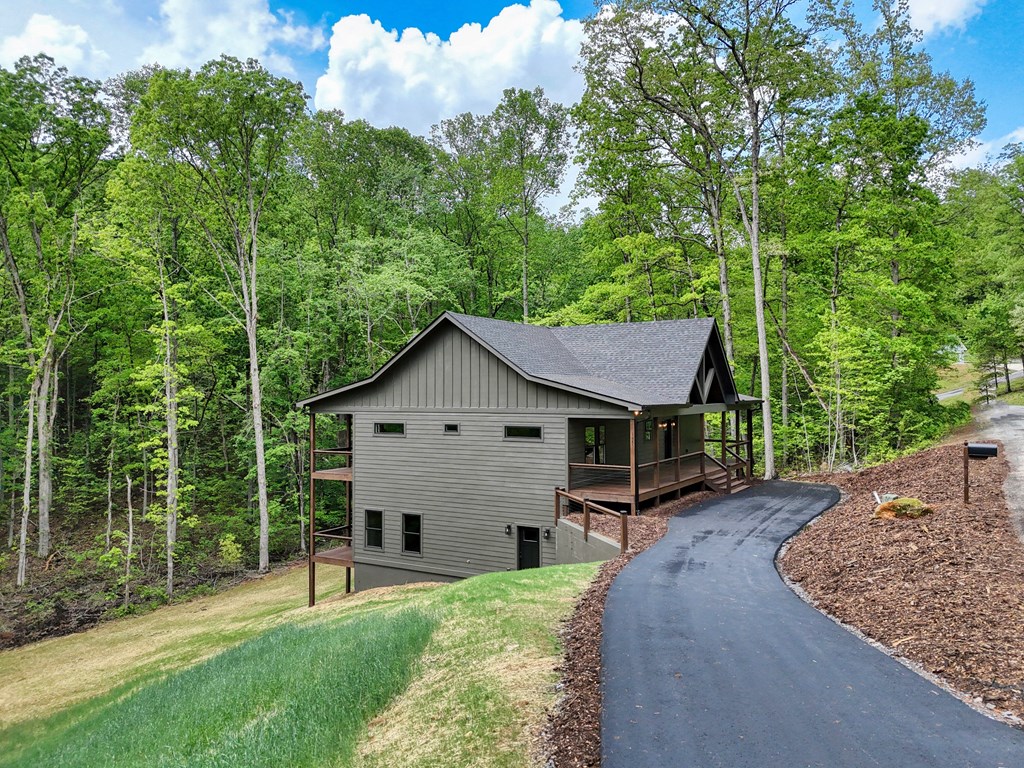 1685 Stonebrook Drive Property Photo 4