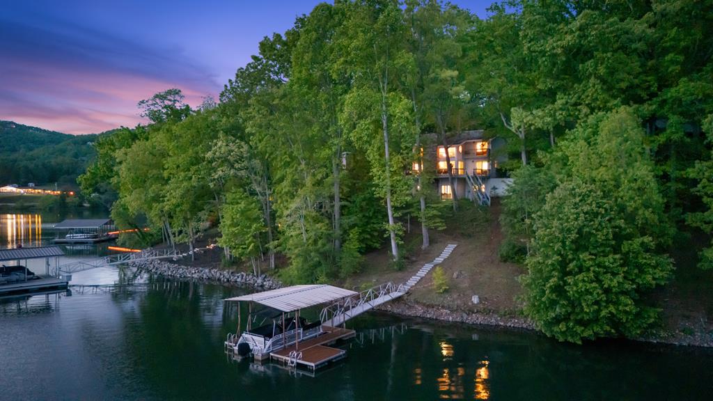 332 Walker Point Road Property Photo