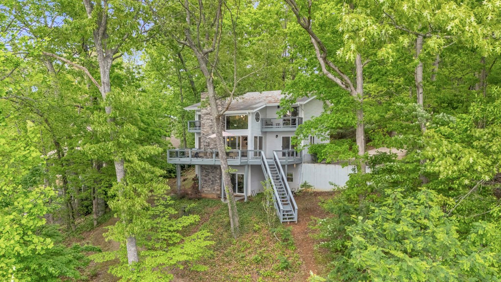 332 Walker Point Road Property Photo 5