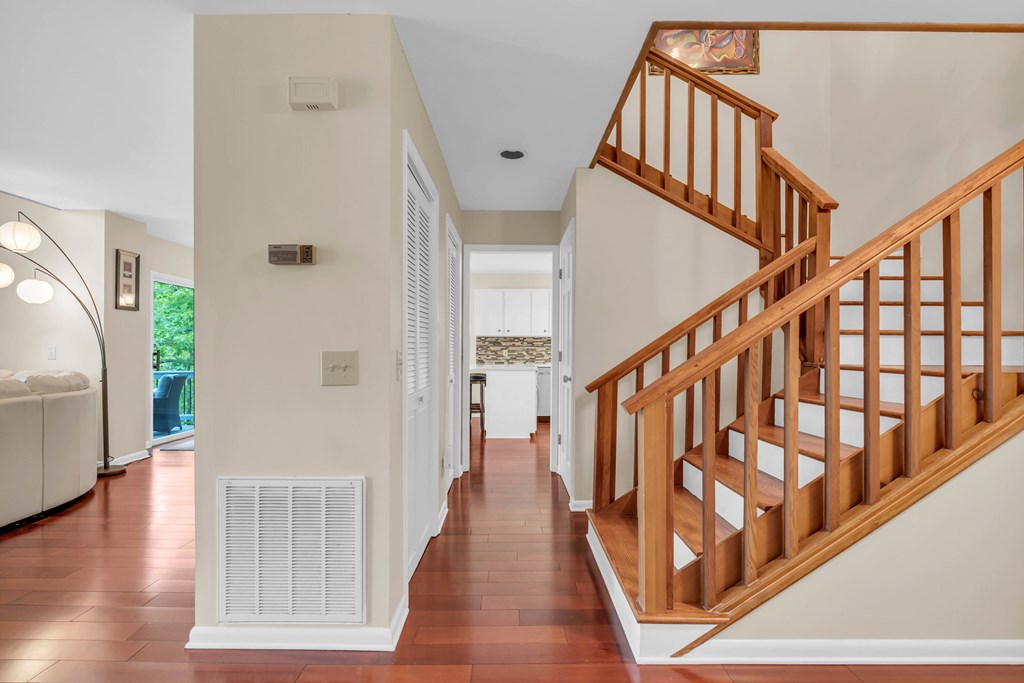 332 Walker Point Road Property Photo 10