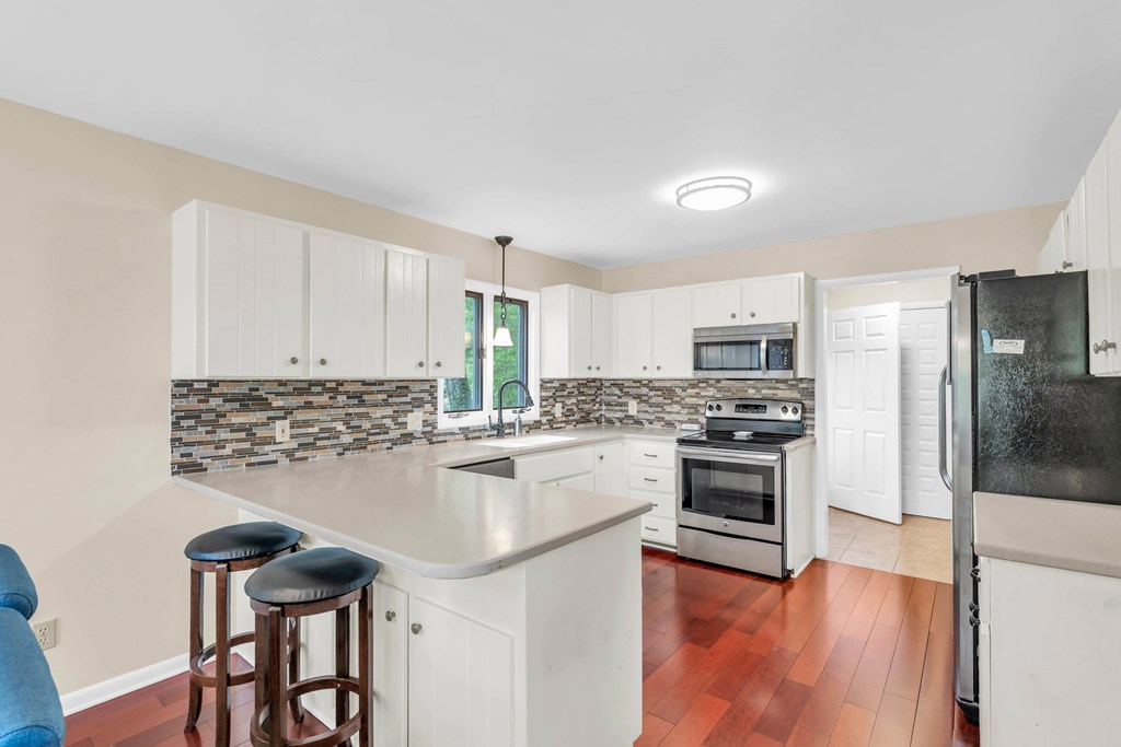 332 Walker Point Road Property Photo 16