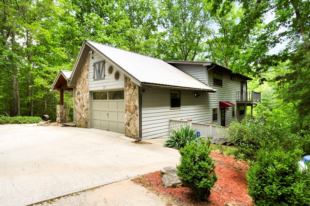 57 Blackberry Bend Property Photo