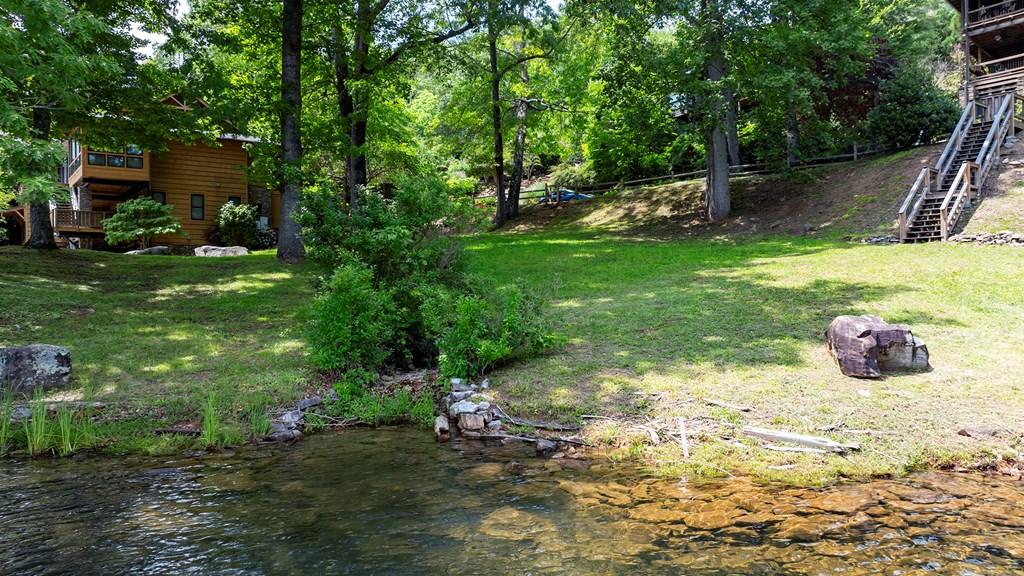 #6 Lakeside Property Photo 5