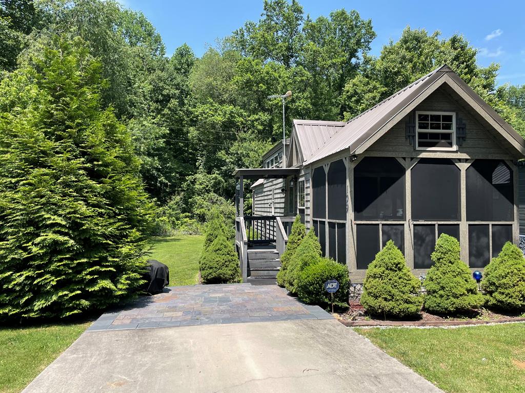 109 Lazy Bear Trail Property Photo 1