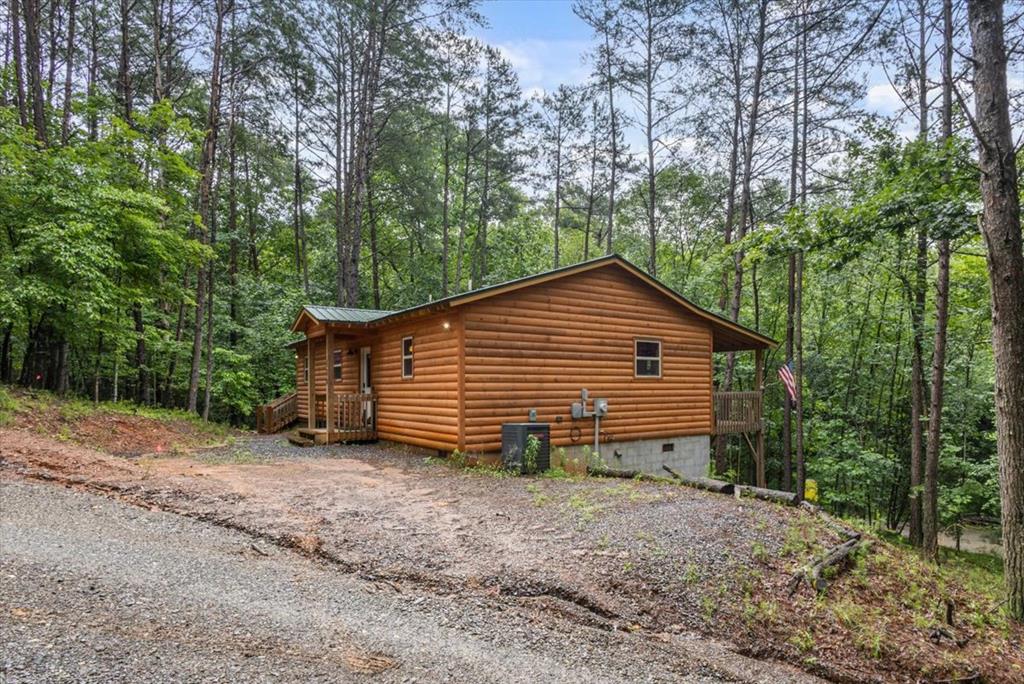 180 Quail Drive Property Photo 1