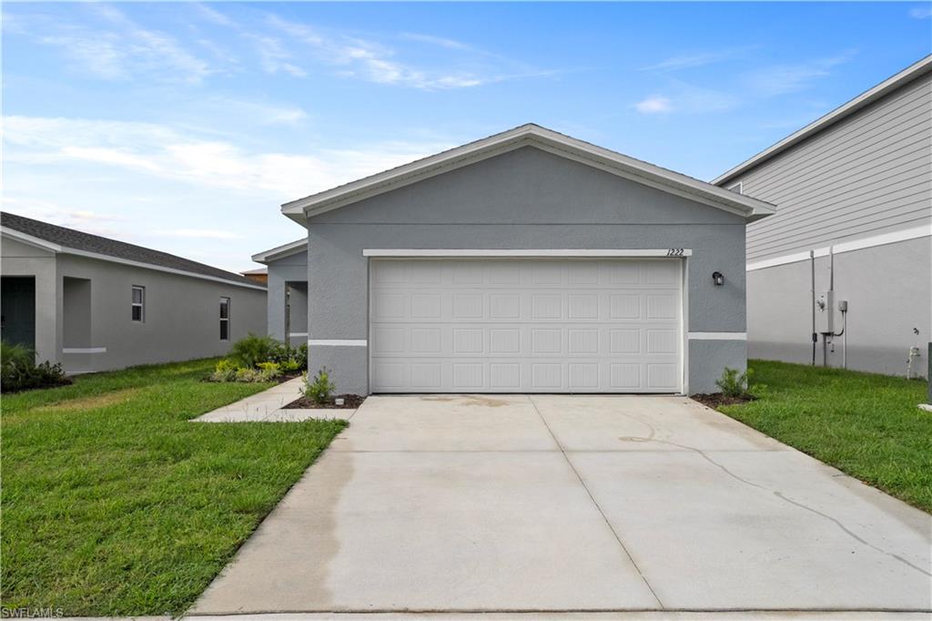 870 Friendship CIR Property Photo 1