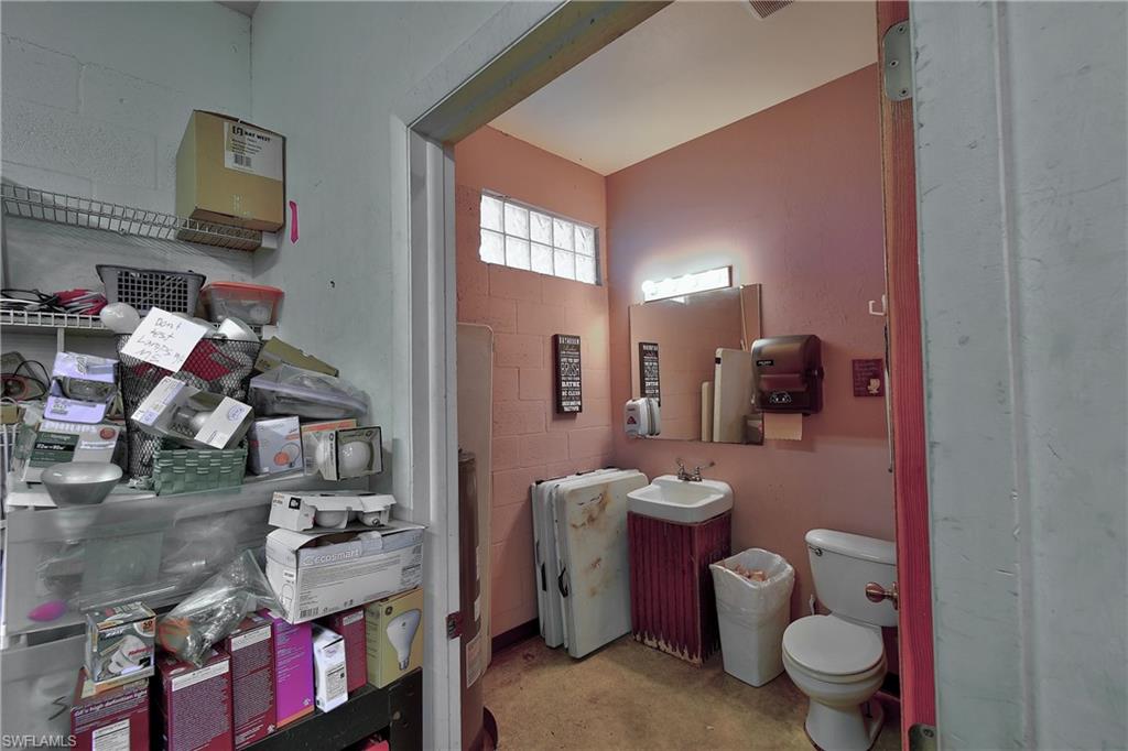 15 Homestead Rd S Property Photo 32