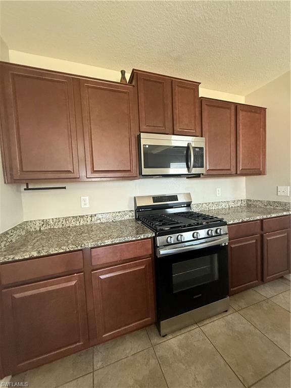 9612 Lemon Drop Loop Property Photo 7