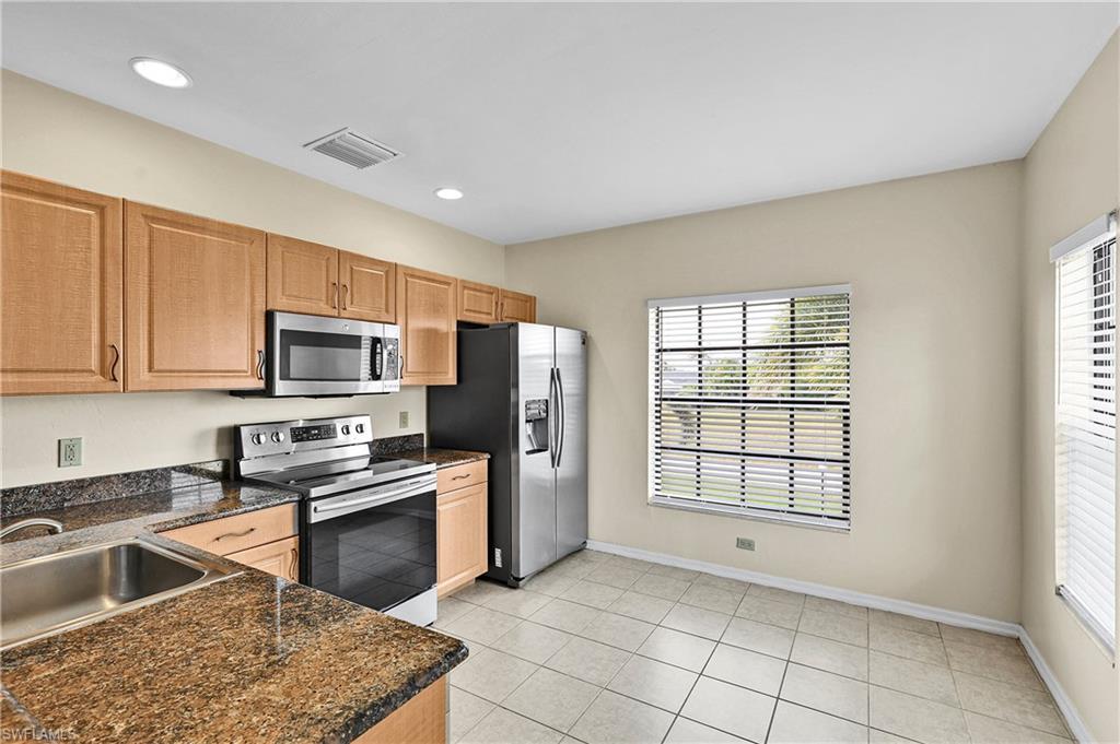 4921 Sw 16th Pl 201 Property Photo 12