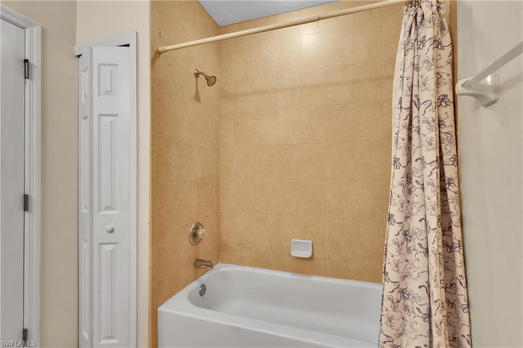 4921 Sw 16th Pl 201 Property Photo 28