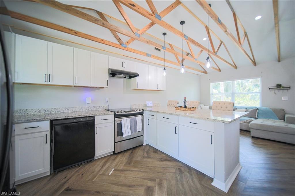 548 Redlin St Property Photo 8