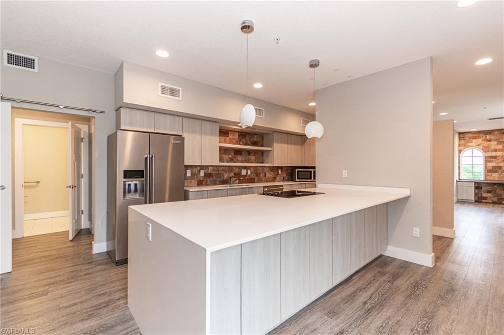 4645 SE 11th PL # 301 Property Photo 1