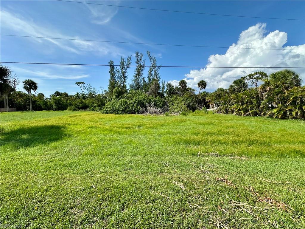 7770 Grande Pine Rd Property Photo 2
