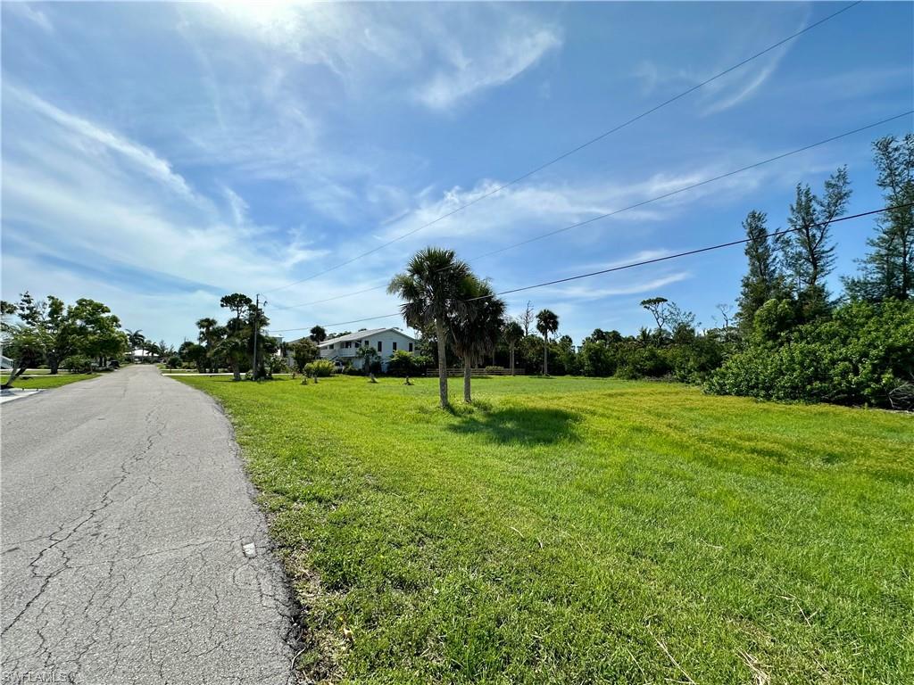 7770 Grande Pine Rd Property Photo 5