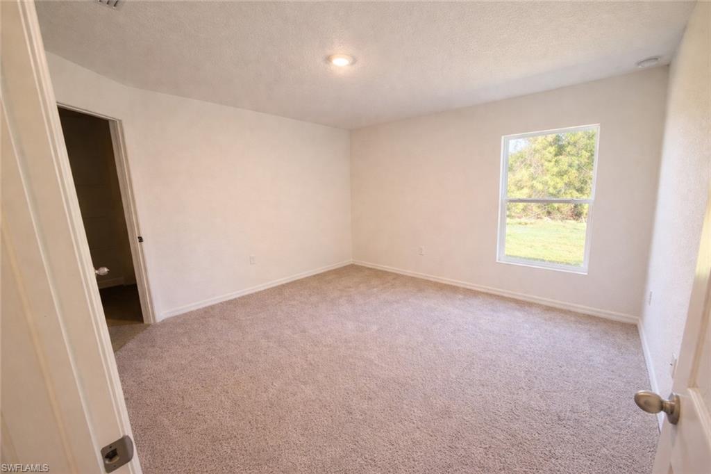 2625 Ne 7th Pl Property Photo 4