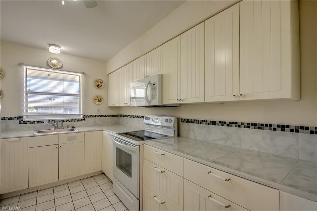 909 Se 46th Ln 202 Property Photo 16