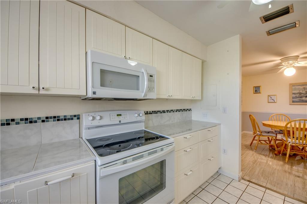 909 Se 46th Ln 202 Property Photo 17
