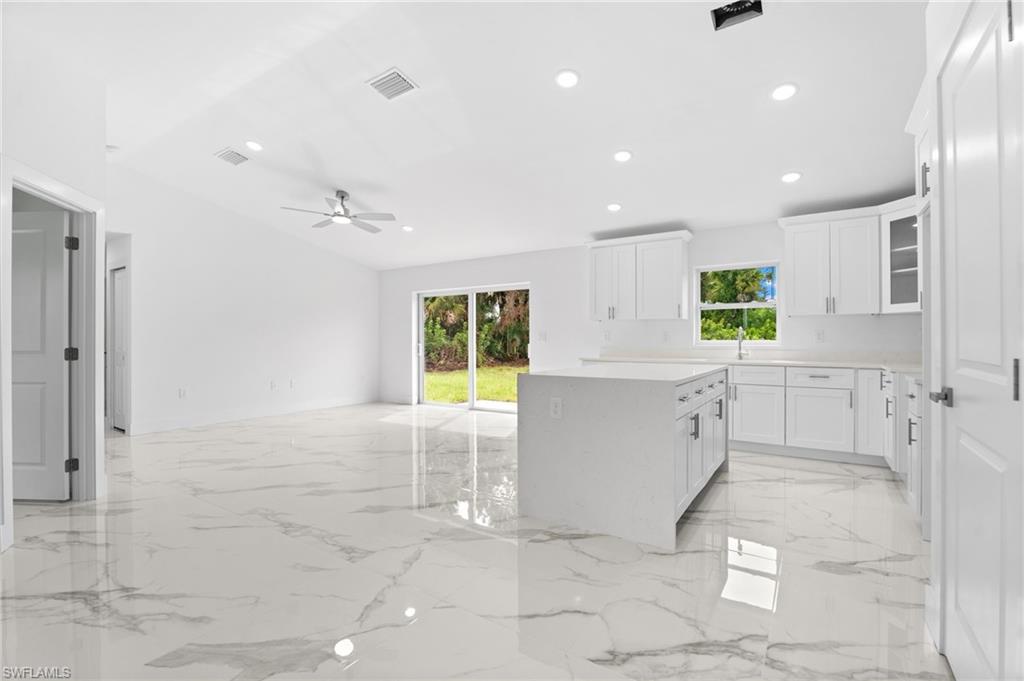 736 Aprile Ave S Property Photo 2