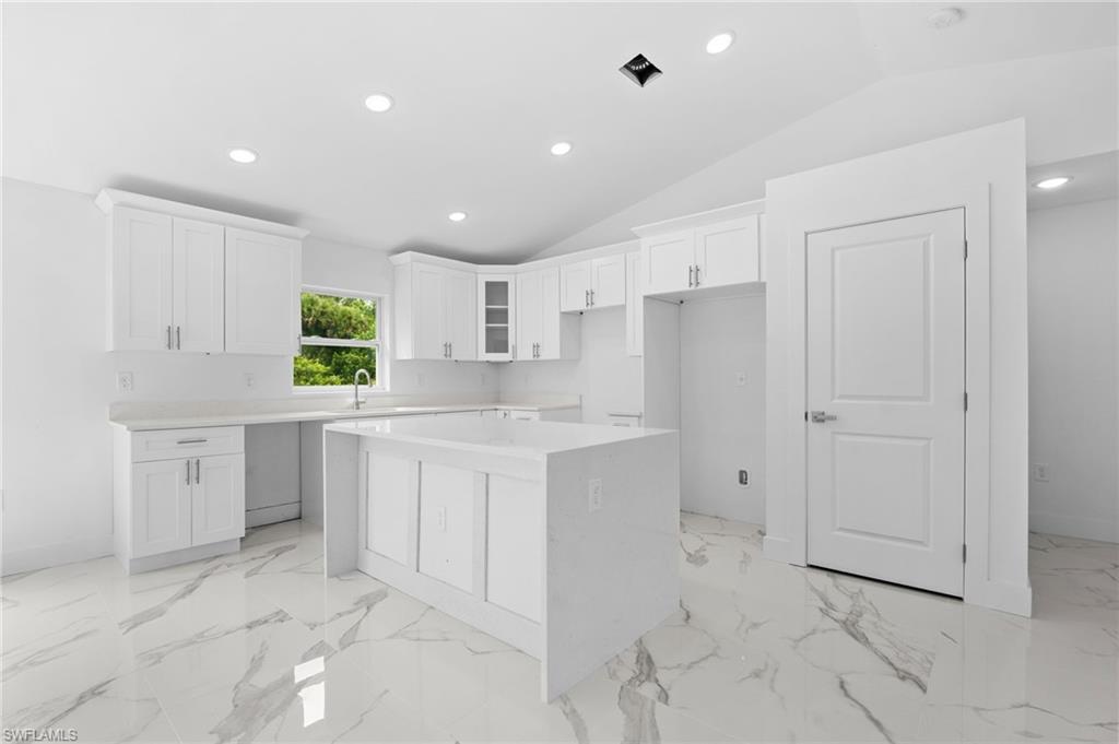 736 Aprile Ave S Property Photo 5