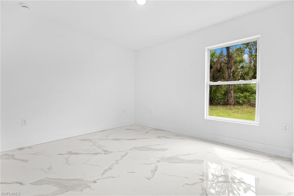 736 Aprile Ave S Property Photo 26