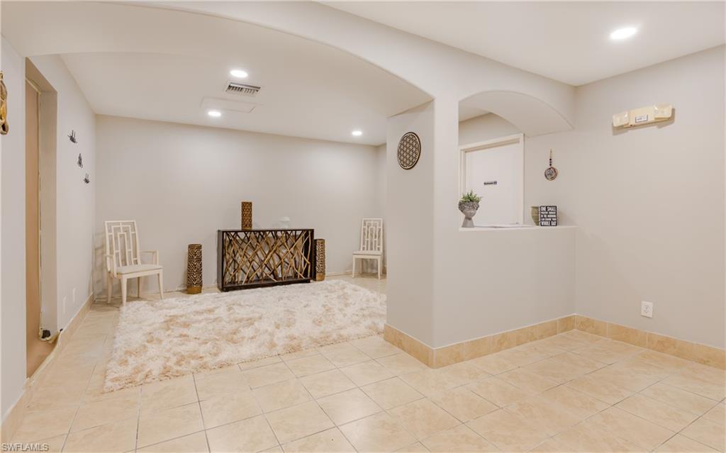 12734 Kenwood Ln # 45 Property Photo 2
