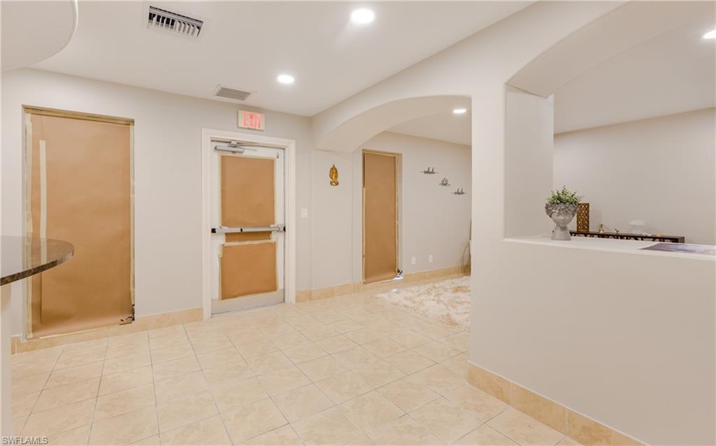 12734 Kenwood Ln # 45 Property Photo 5