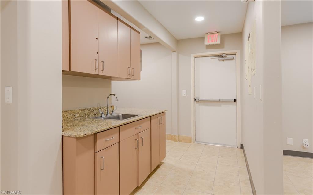 12734 Kenwood Ln # 45 Property Photo 8