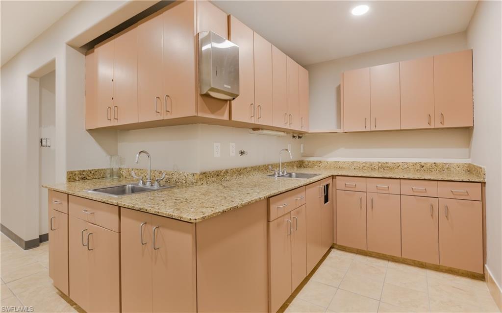 12734 Kenwood Ln # 45 Property Photo 10