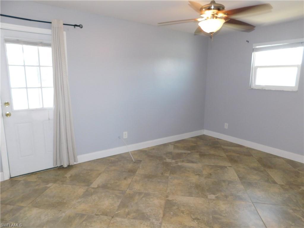 1217 Ne 1st Pl Property Photo 5