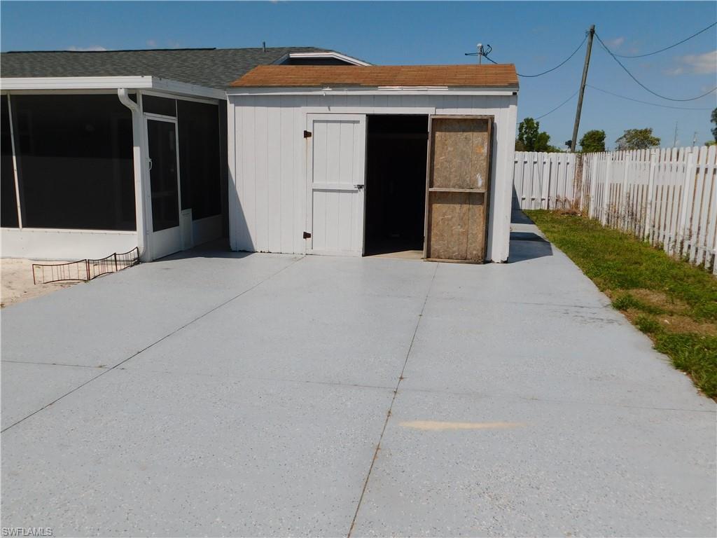1217 Ne 1st Pl Property Photo 25