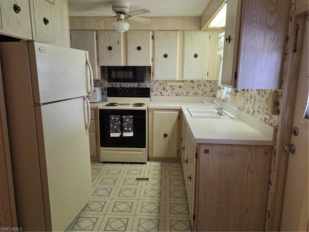 963 Idle Way Dr Property Photo 7