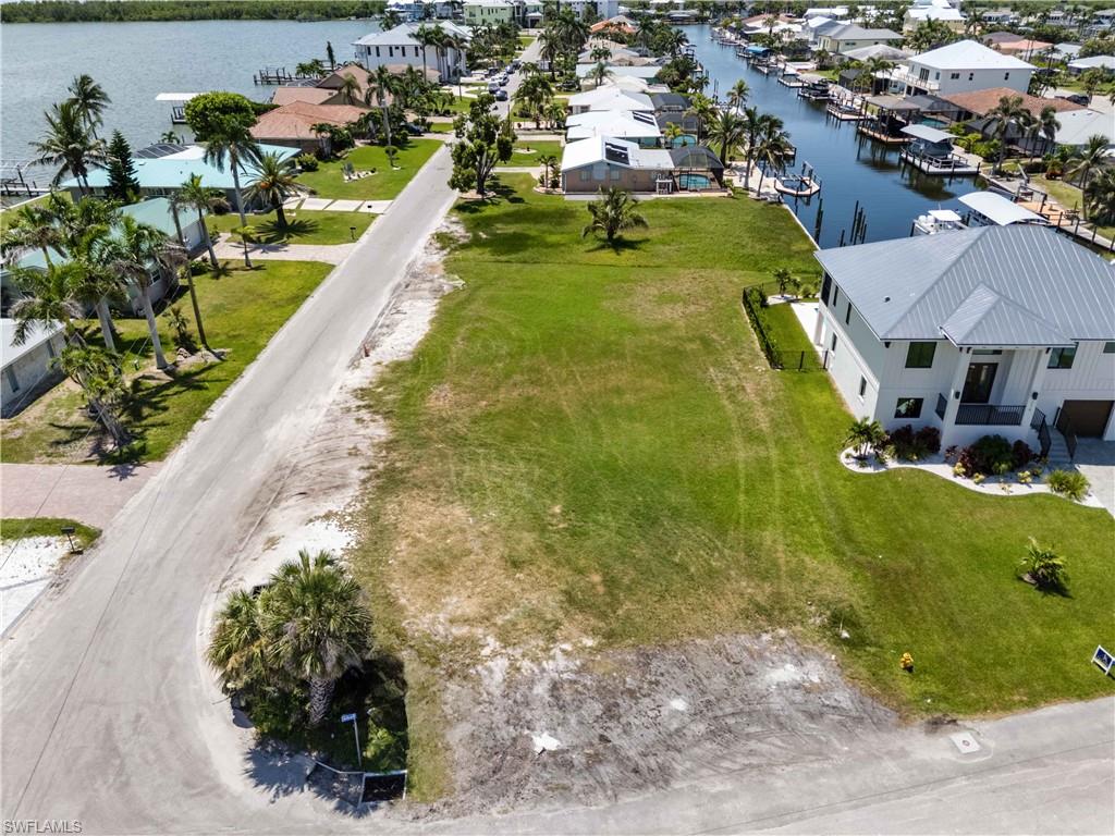 2 Bayview Blvd Property Photo 4