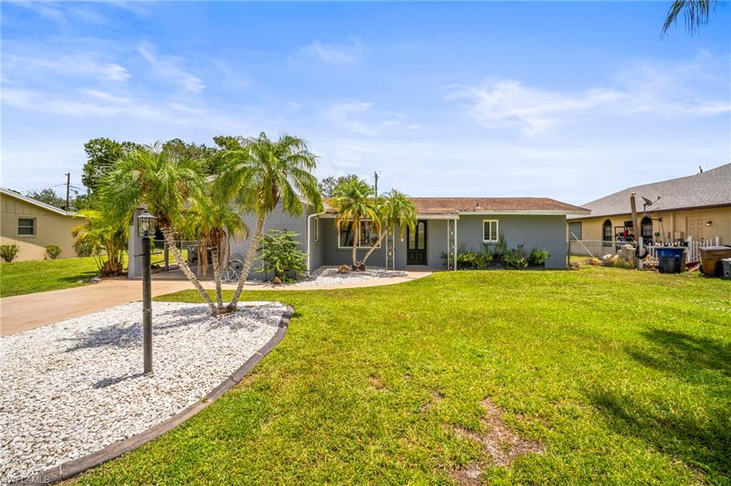 2210 Parkview Dr Property Photo 1