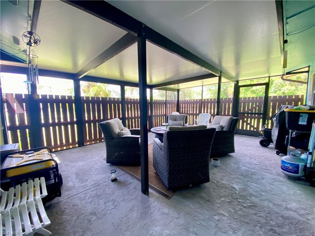 5647 Foxlake Dr Property Photo 11