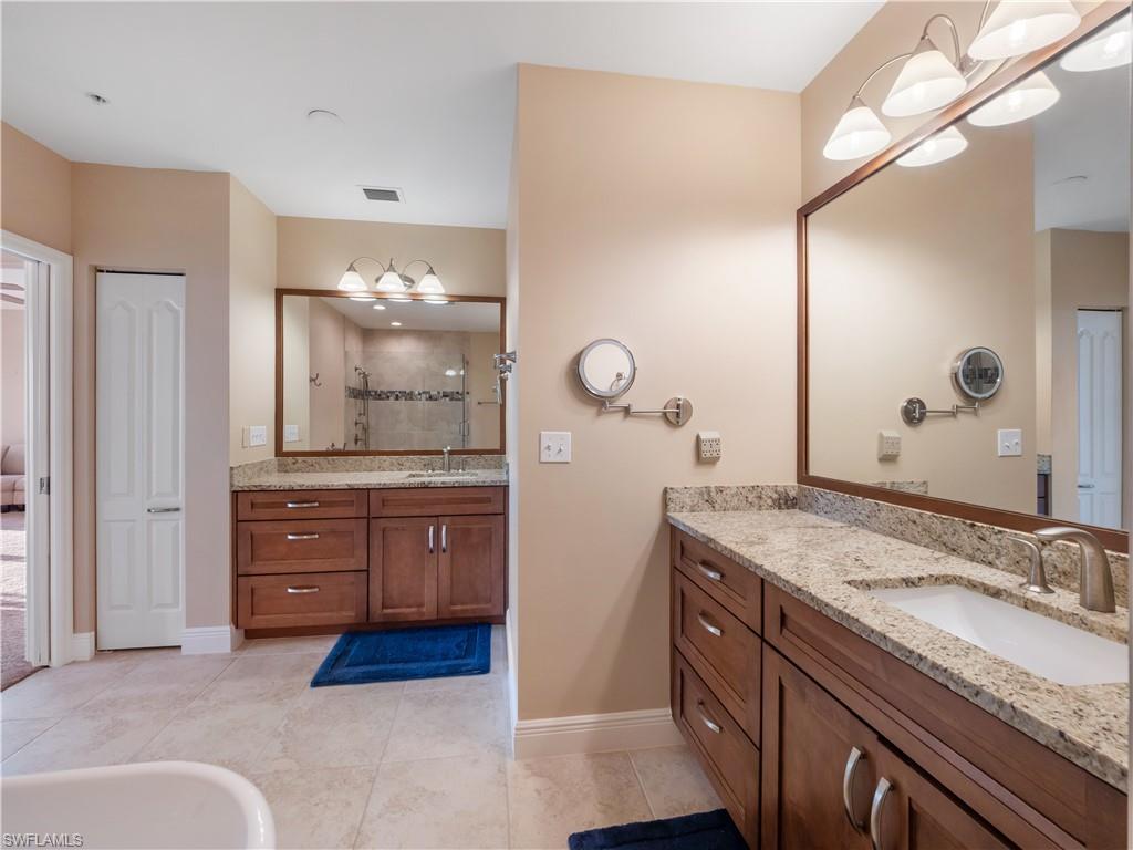 14819 Laguna Dr 703 Property Photo 28
