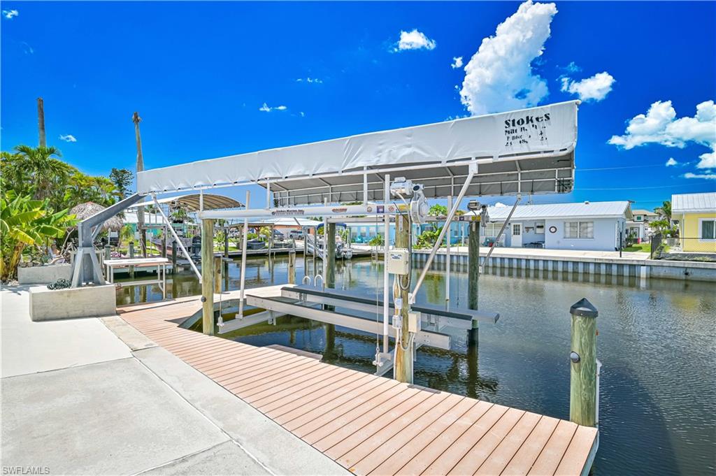 2500 Harbor View Dr Property Photo 6