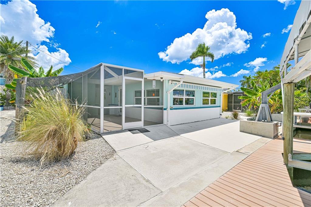 2500 Harbor View Dr Property Photo 7