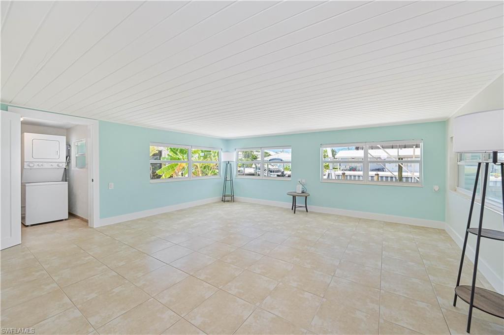 2500 Harbor View Dr Property Photo 24