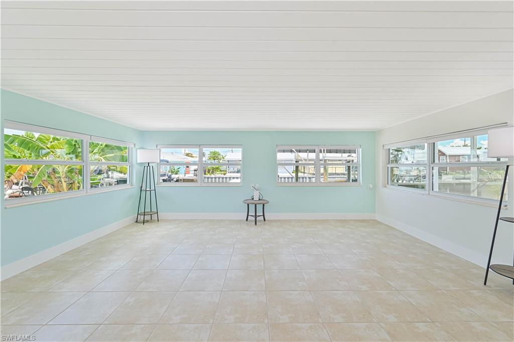 2500 Harbor View Dr Property Photo 27