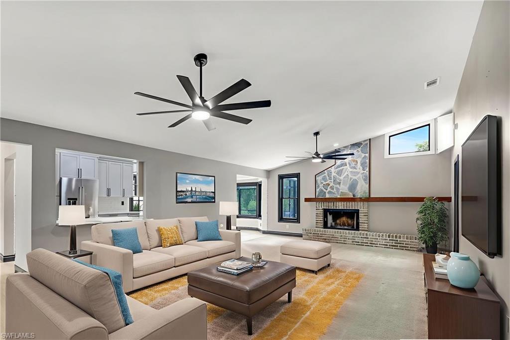 7239 Hendry Creek DR Property Photo 1