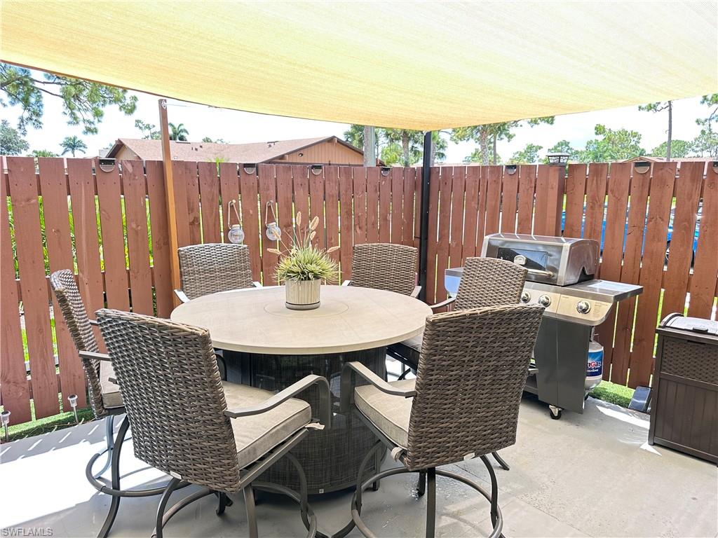 5597 Foxlake Dr Property Photo 8
