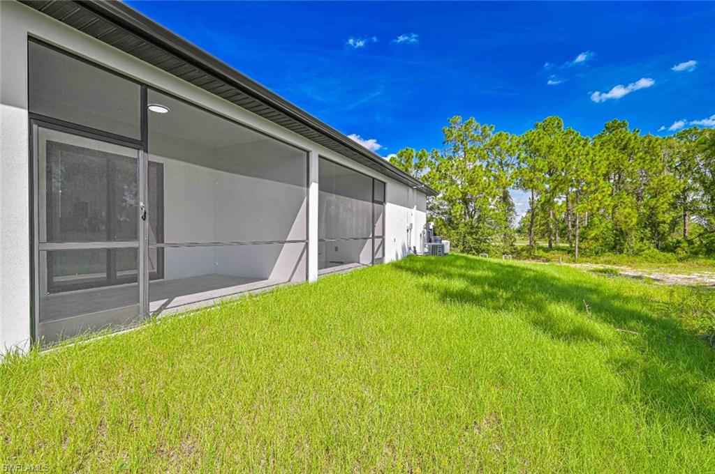 585/587 Alabama Rd S Property Photo 3