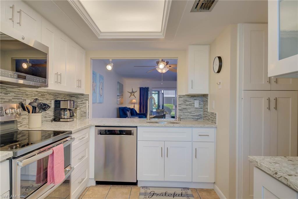 5445 Peppertree Dr 9 Property Photo 2