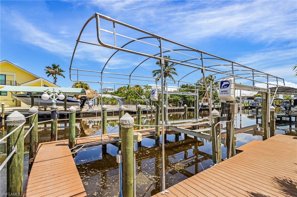 2368 Date St Property Photo 3