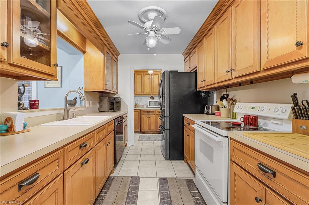 2368 Date St Property Photo 4