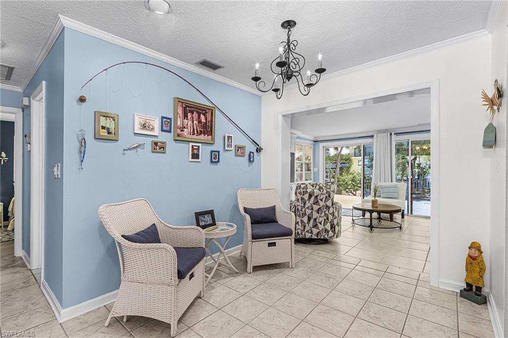 2368 Date St Property Photo 7