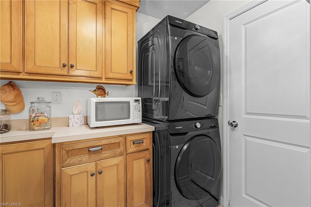 2368 Date St Property Photo 13