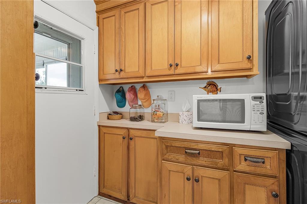 2368 Date St Property Photo 14