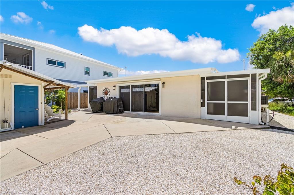 2368 Date St Property Photo 27